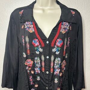 Anthropologie Kyla Seo black embroidered blouse Boho Floral Sz M
